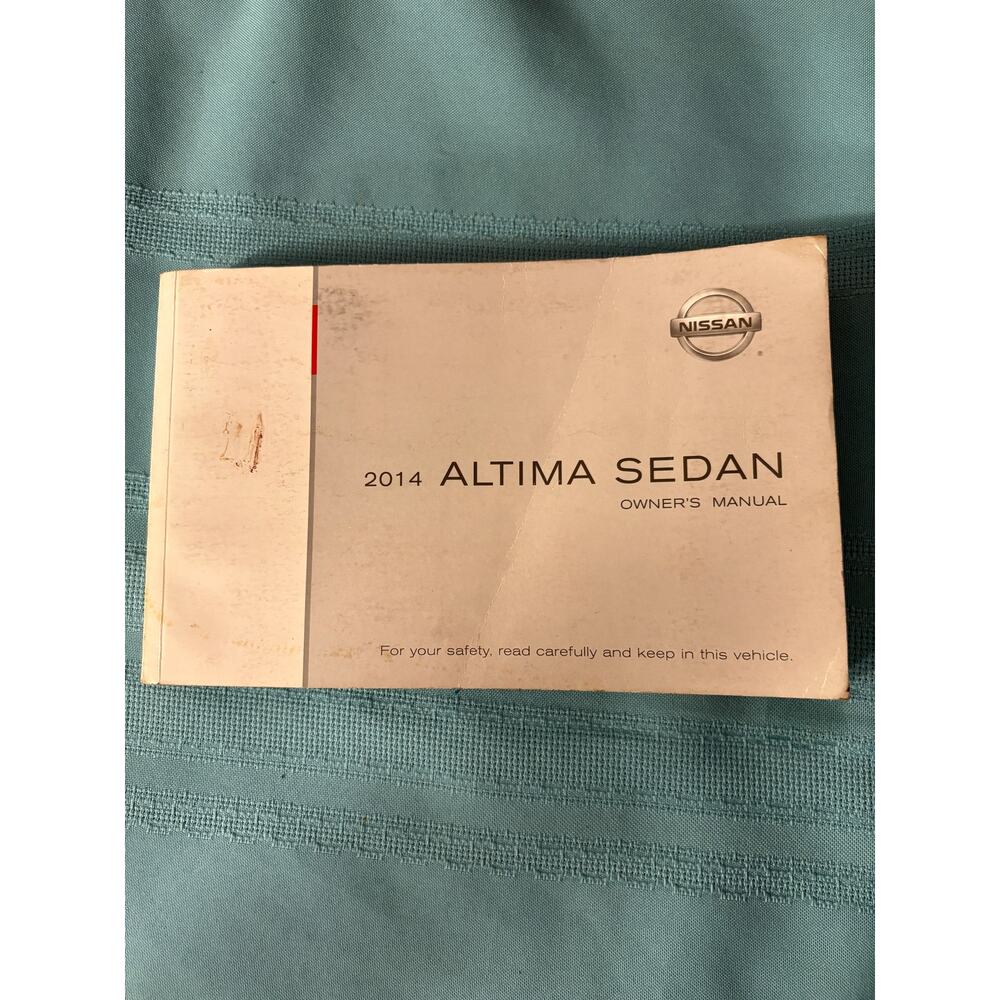 2014 NISSAN Altima Sedan Owner's Manual *alone* 8.25x5.25x.75 inches